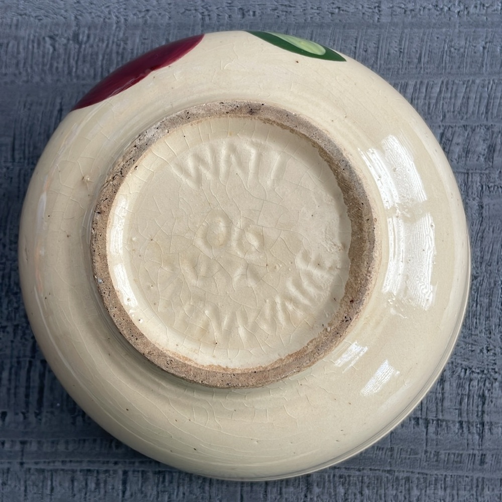 1940’s Watts pottery Ribbed Bowl - Picture 3 of 4